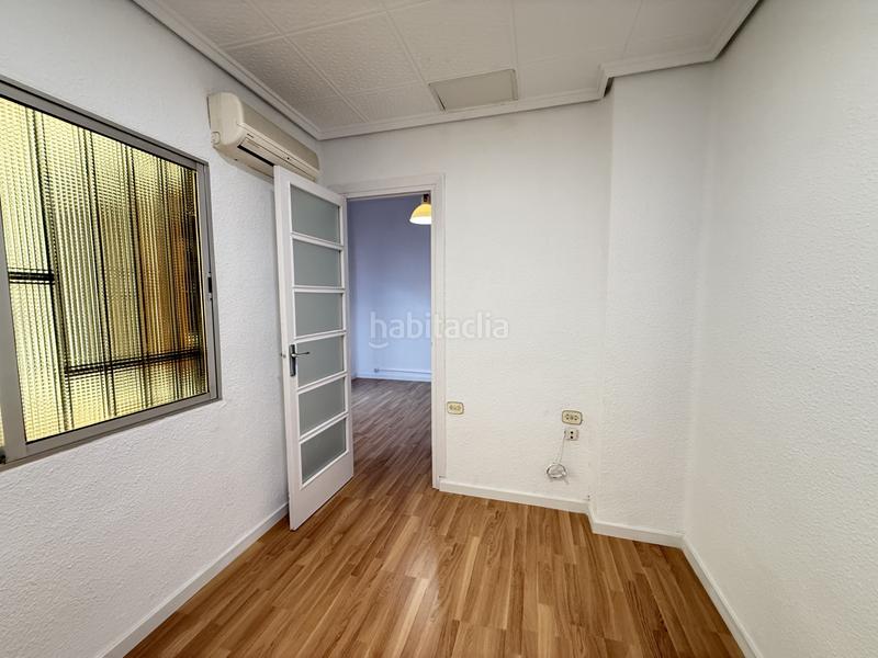 Foto 3d0abf7c-a017-49c6-9f67-29a4f8dc0851. Alquiler piso en Valencia - cl pintor vila prades 21 piso en alquiler con terraza en zona extramurs en Valencia