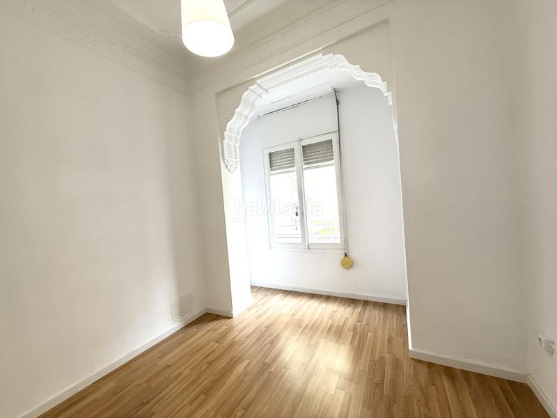 Foto f8b01378-ac2d-4fe1-8537-80a4c7edb133. Alquiler piso en Valencia - cl pintor vila prades 21 piso en alquiler con terraza en zona extramurs en Valencia