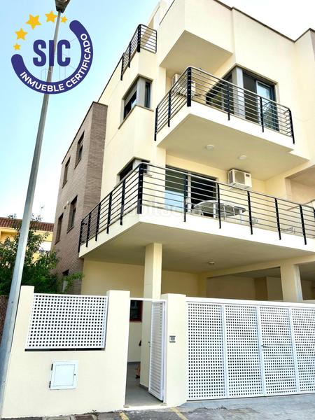 Foto 58f1dfa0-1dd8-4023-b2e9-c40a73868570. Casa vivienda adosada de 3 dormitorios, terraza y vistas al mar, en la playa de xilxes en Chilches