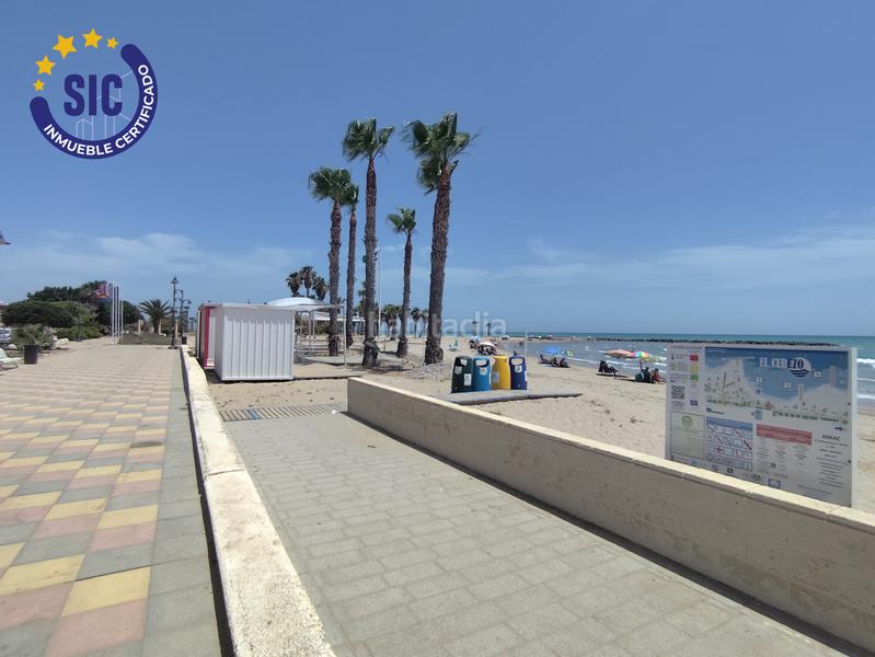 Foto d8a2ed22-e63a-4944-8578-8c7431a8a76f. Casa vivienda adosada de 3 dormitorios, terraza y vistas al mar, en la playa de xilxes en Chilches