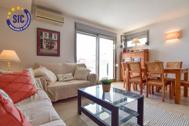 Foto f6858cda-5af0-464c-a9a6-4eb1698c2fde. Casa vivienda adosada de 3 dormitorios, terraza y vistas al mar, en la playa de xilxes en Chilches