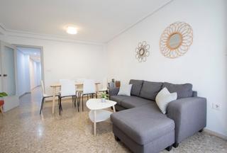 Lloguer Pis  Valencia - calle matias perello. Alquiler amueblado en ruzafa de cuatro habitaciones