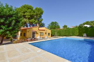 Casa a Pedralba - ur les mallaes 37. Chalet con piscina privada en pedralba.