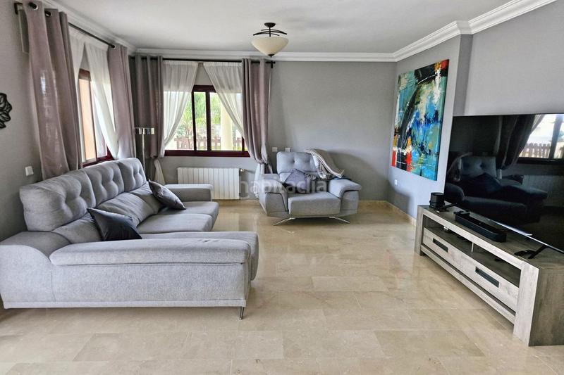 Foto 941ef5e4-6445-4dd6-9eb6-9549c220b1a3. Chalet mit parking pool in Coín