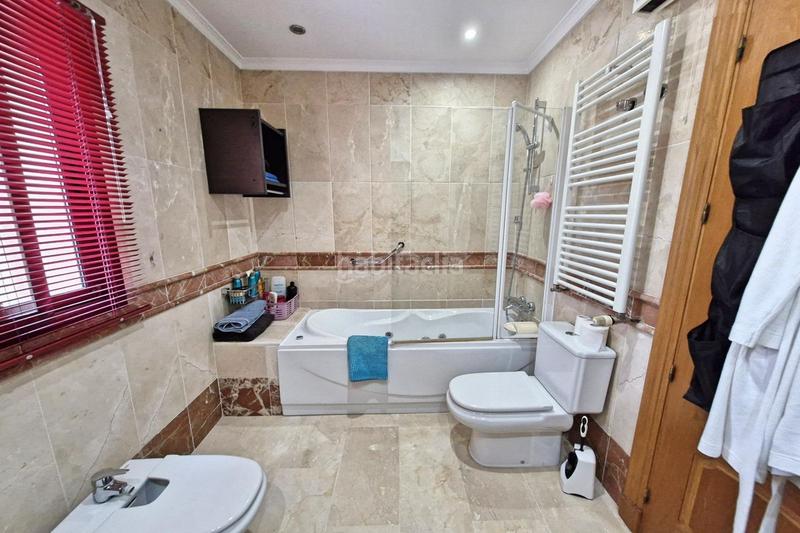 Foto a9a85bb8-4eae-47ee-aa20-766d0788978b. Chalet mit parking pool in Coín