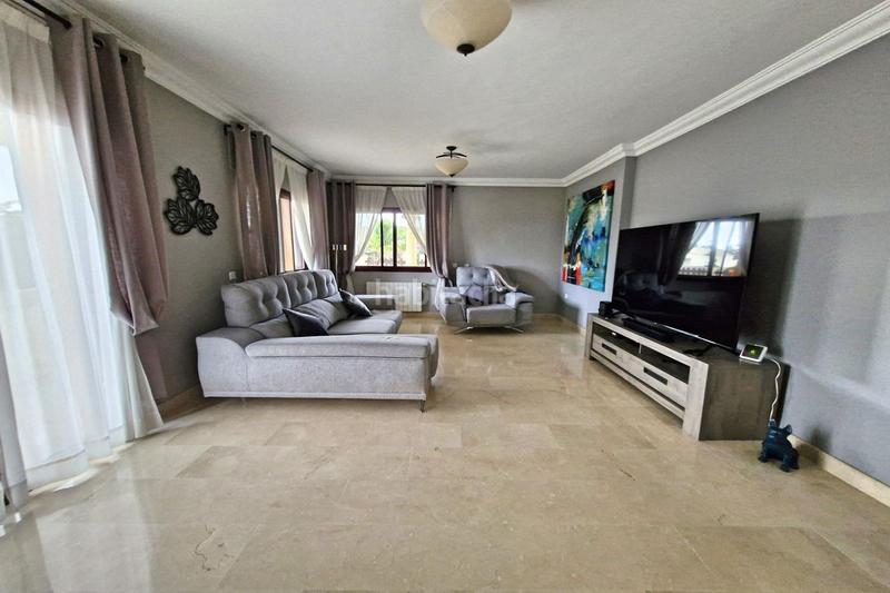 Foto d1333e3b-d59c-4d31-9c36-3db79ed5c804. Chalet mit parking pool in Coín