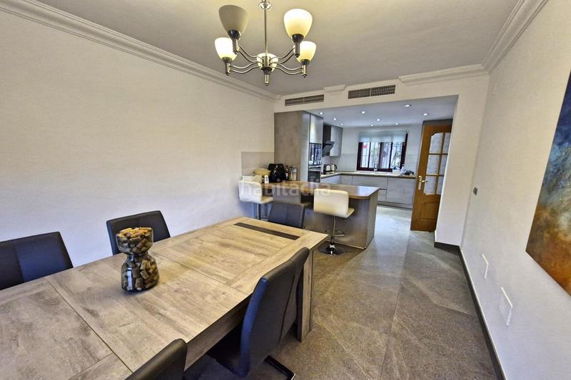 Foto e04ee9d6-138f-43ff-9f60-de249ab21f4c. Chalet mit parking pool in Coín