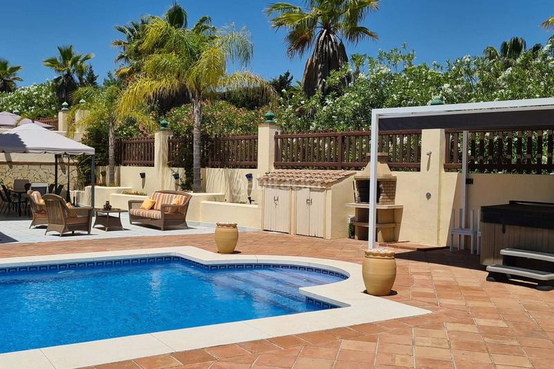 Foto e8032e9c-91bd-4fda-9de8-2a11f9ea9fda. Chalet mit parking pool in Coín