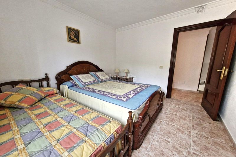 Foto 4c4d1148-bfc0-4941-8879-673d8ed60049. Casa adossada amb aparcament a Guaro