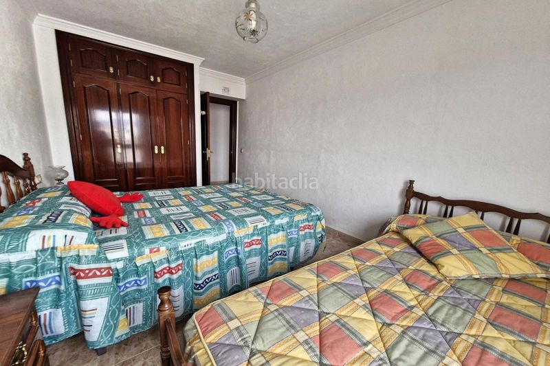 Foto b428df79-b07d-4f08-af75-173081300ffe. Casa adossada amb aparcament a Guaro