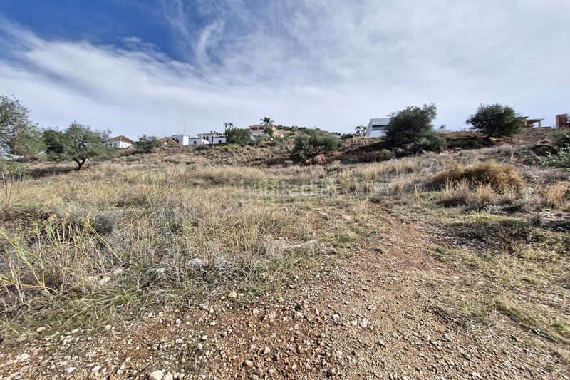 Foto f2d601bc-50f8-44b3-a0b8-f2c0604d1a98. Terreny residencial a Coín