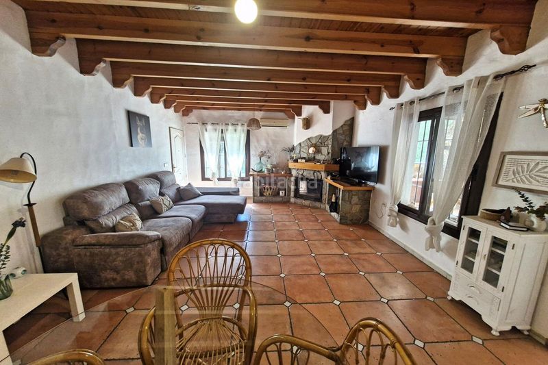 Foto 964ad0b3-d286-4b49-b49d-90cfb5e57f2e. Masía en Coín