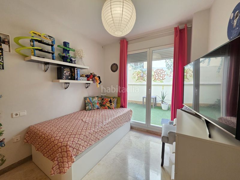 Piso seminuevo con terraza y plaza de garaje en Valencia - Imagen 14