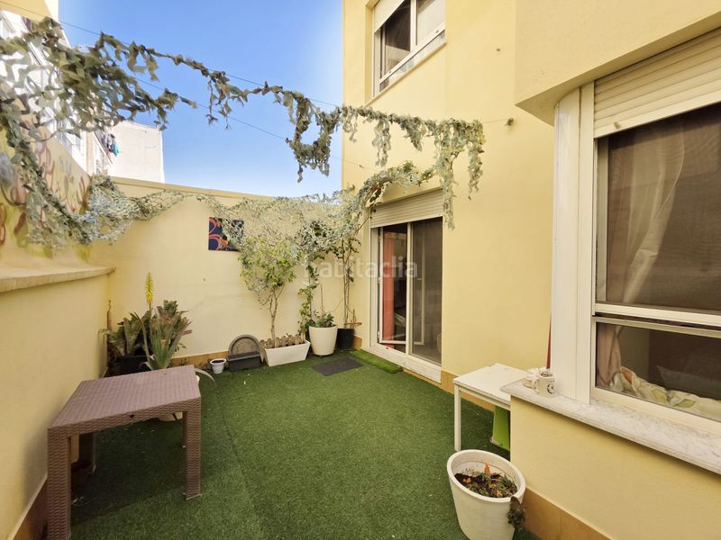 Piso seminuevo con terraza y plaza de garaje en Valencia - Imagen 6