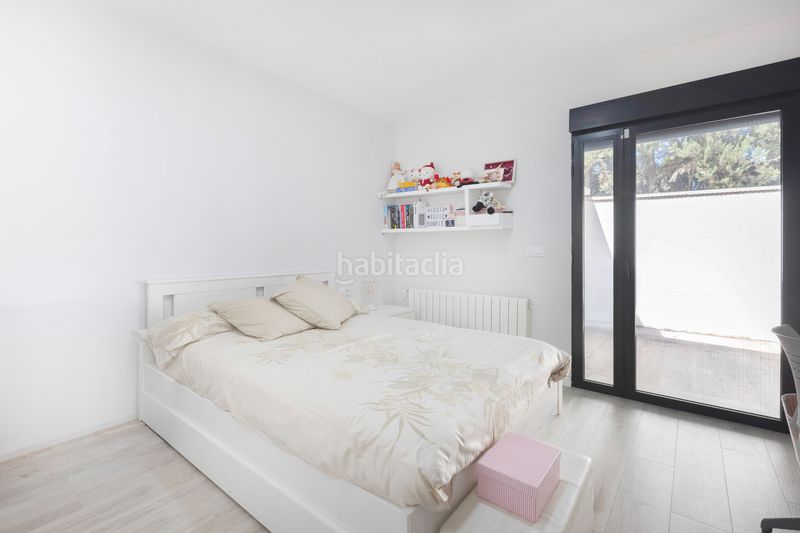 Foto 77300938-1ae0-4a6b-a7a6-228123d30a40. Casa aparellada amb xemeneia a Montealegre Eliana (l´)