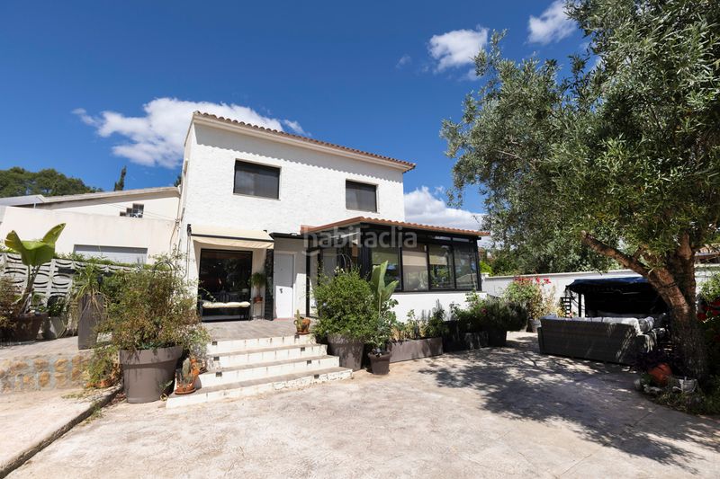 Foto 8d891486-2ecc-4362-be9a-8236d212f7eb. Casa aparellada amb xemeneia a Montealegre Eliana (l´)