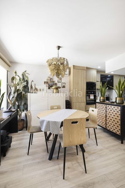 Foto 8faa7a33-c783-4e72-8a8a-2da484237576. Casa aparellada amb xemeneia a Montealegre Eliana (l´)