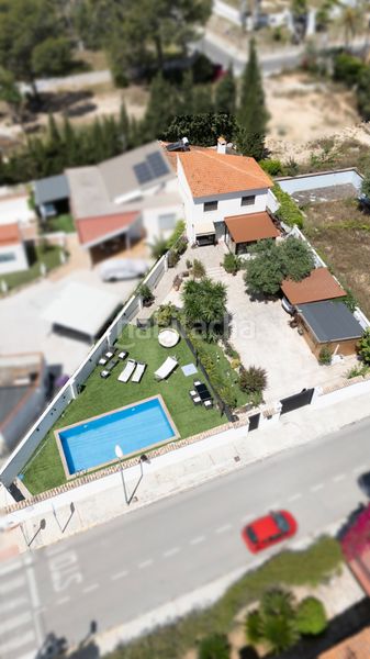 Foto 91e0ac03-920b-47df-8bcd-147056ce8e9c. Casa aparellada amb xemeneia a Montealegre Eliana (l´)