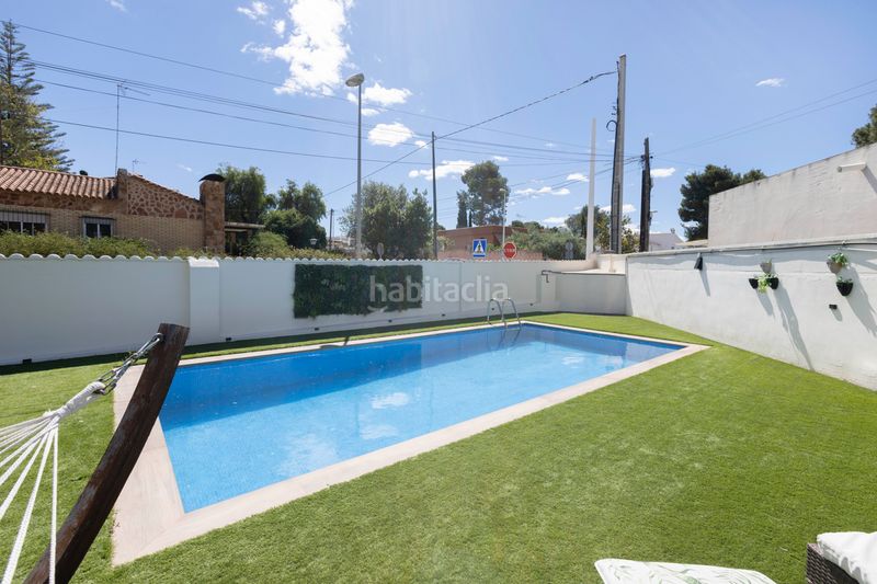 Foto b5d72345-ffa9-46d6-90e2-cbca30c5a4d0. Casa aparellada amb xemeneia a Montealegre Eliana (l´)