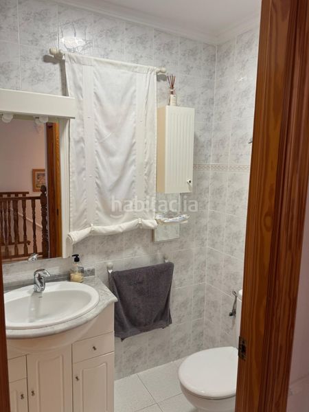 Foto 5e7d0ad1-ecf4-4106-be64-a65654bf14f7. Casa aparellada amb calefacció aparcament piscina a Chiva