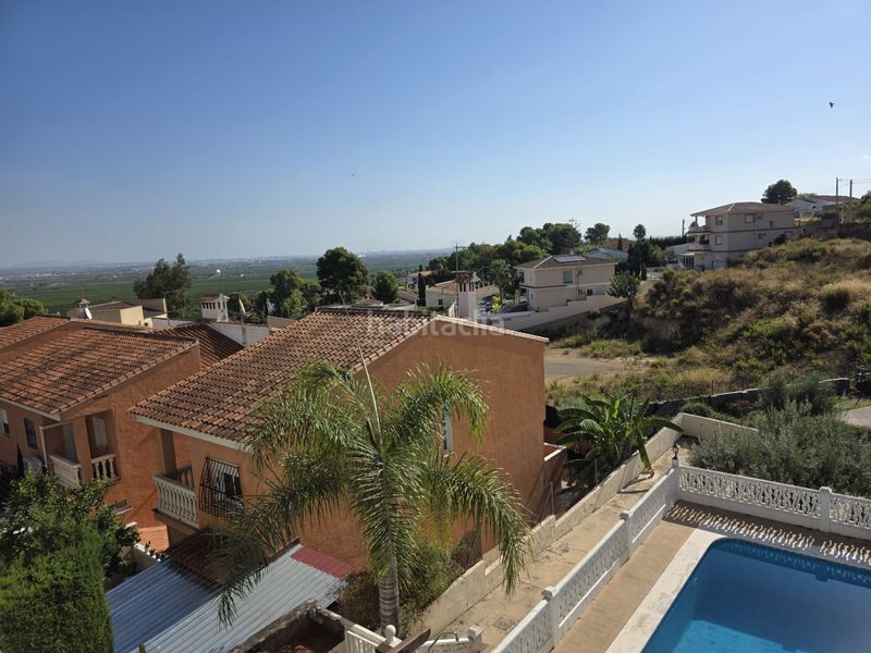 Foto ed6de50a-a29f-44e0-96d5-6fa1c046735d. Casa aparellada amb calefacció aparcament piscina a Chiva