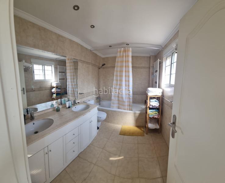 Foto 3139019b-dc2c-4631-bb85-2aafea5a822e. Chalet with parking pool in El Carme-Sant Agustí-Bonavista Eliana (l´)