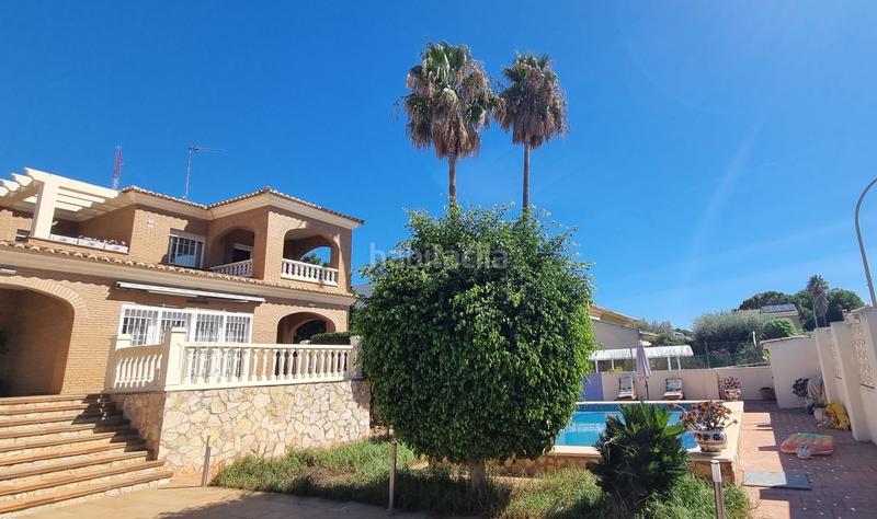 Foto cce53f16-173c-4869-a316-9e0c2cfccf19. Xalet amb aparcament piscina a El Carme-Sant Agustí-Bonavista Eliana (l´)