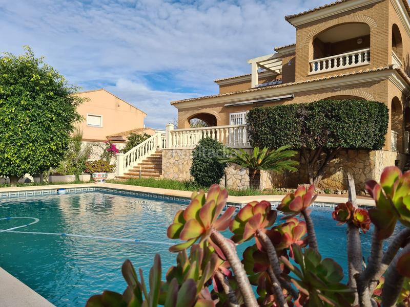 Foto ff13c20a-3673-4b0d-8c29-d6287d80cbcc. Xalet amb aparcament piscina a El Carme-Sant Agustí-Bonavista Eliana (l´)