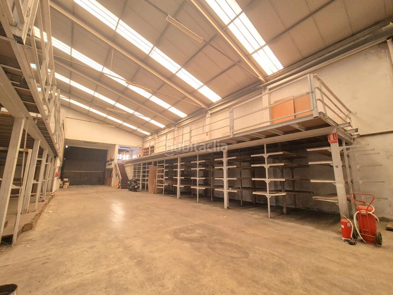 Foto 04edb5b7-d1c7-4fe9-b0f5-77bda49ef1d2. Bâtiment à usage industriel avec chauffage dans Oiartzun