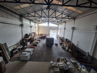 Industrial building  Sagasti irurtzun kalea. Venta de nave con cámaras frigoríficas
