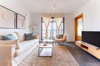 Flat in Calle de la Lonja de la Seda 19