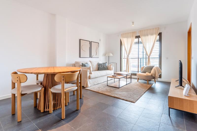 Foto cc29e97f-f4d6-46cb-b166-005573ce53c8. Alquiler piso en calle de la lonja de la seda 19 en Madrid