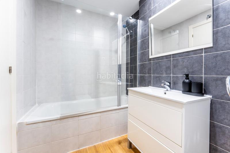 Foto a35e6626-8be0-4a66-bf26-0ff28ef6ba6d. Affitto appartamento in calle de isabel clara eugenia 37 in Madrid