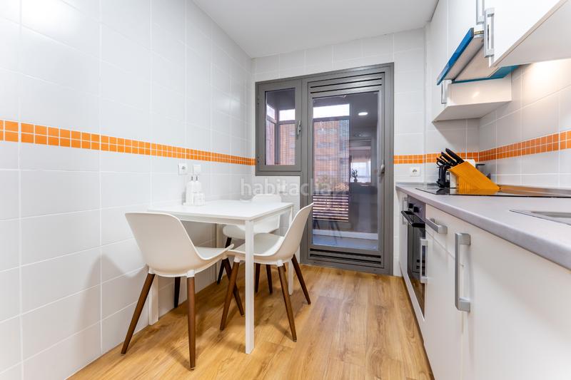 Foto e55745b6-dde7-43a2-9f53-b7f36dc3f542. Affitto appartamento in calle de isabel clara eugenia 37 in Madrid