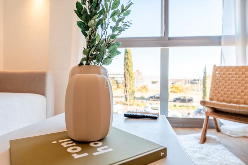 Foto 2a34b6fb-dc80-4c58-8692-7066ada6c058. Alquiler piso en calle de isabel clara eugenia 37 en Madrid