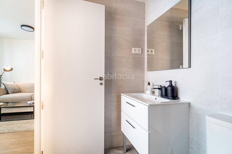 Foto 02b56fce-bc15-42e2-8d6d-4af3deba1870. Rent studio in calle de garcía luna 20 in Ciudad Jardín Madrid