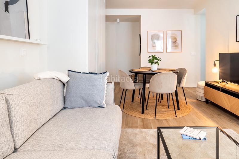 Foto 270c33a9-5899-42ee-a1c3-eff94de0a60e. Rent studio in calle de garcía luna 20 in Ciudad Jardín Madrid