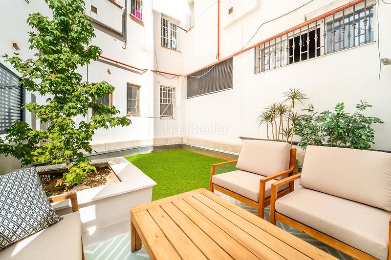 Foto 2a1905ce-8cbb-40c1-a84f-b3a37aa2a5ba. Rent studio in calle de garcía luna 20 in Ciudad Jardín Madrid