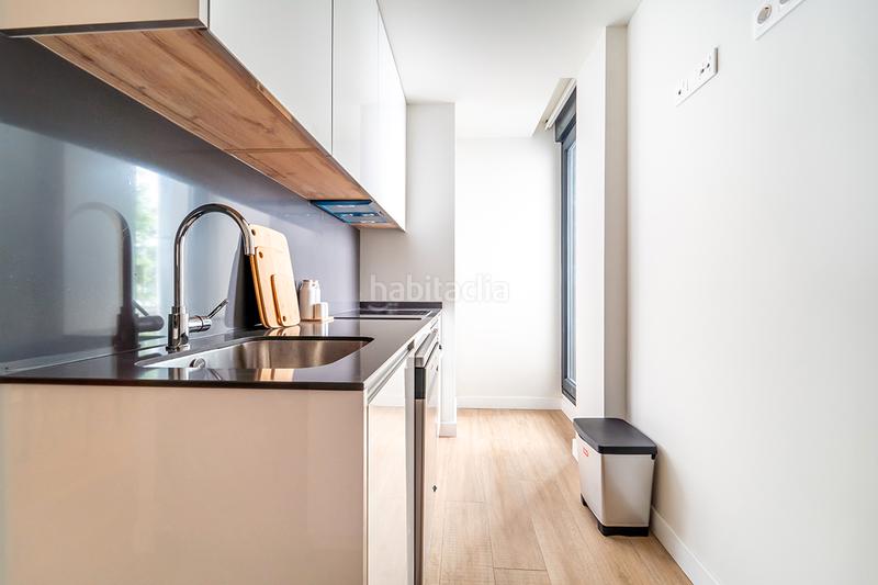 Foto 6fc6b965-0292-4a81-ab93-f10ae151ccd1. Rent studio in calle de garcía luna 20 in Ciudad Jardín Madrid