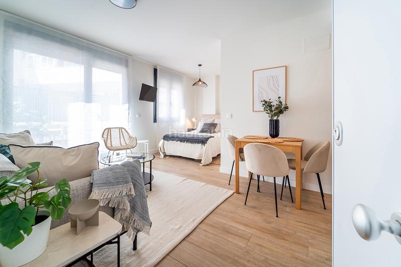 Foto 604d04eb-573f-4f70-a85f-f52377cb6d03. Location studio dans calle de garcía luna 20 dans Ciudad Jardín Madrid