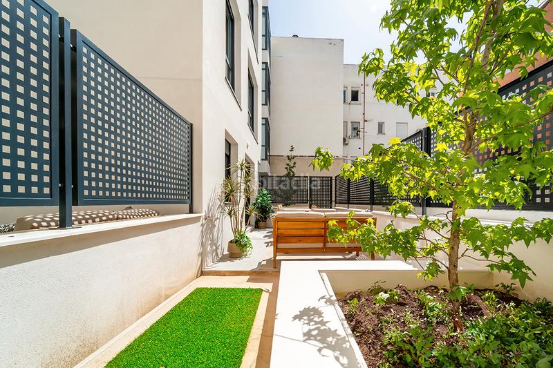 Foto e299c4bb-d012-437d-9eec-dd2532a94dd8. Location studio dans calle de garcía luna 20 dans Ciudad Jardín Madrid