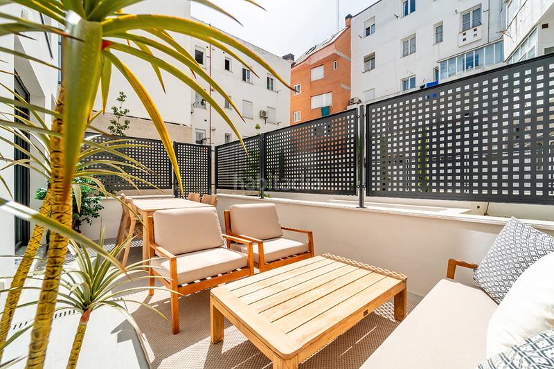 Foto 4295dcb2-e985-4153-aa02-d896ccb00363. Rent studio in calle de garcía luna 20 in Ciudad Jardín Madrid