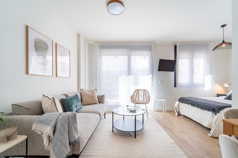 Foto 86581593-8cb3-4f27-a40c-21a5d4cb4747. Rent studio in calle de garcía luna 20 in Ciudad Jardín Madrid