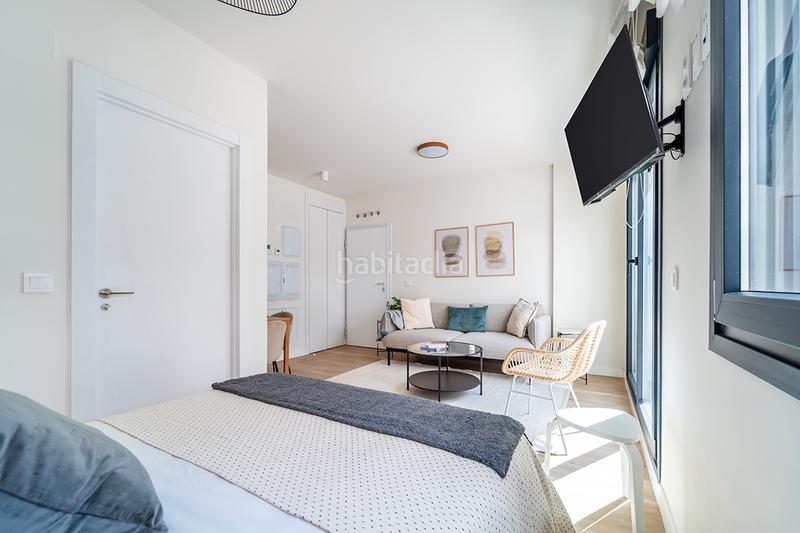 Foto bd641deb-bd5e-4f72-999c-6429be35f58b. Miete studiowohnung in calle de garcía luna 20 in Madrid