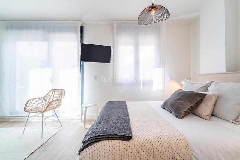 Foto ce71bf68-fd74-4c32-95a8-ca0bb353f671. Miete studiowohnung in calle de garcía luna 20 in Madrid