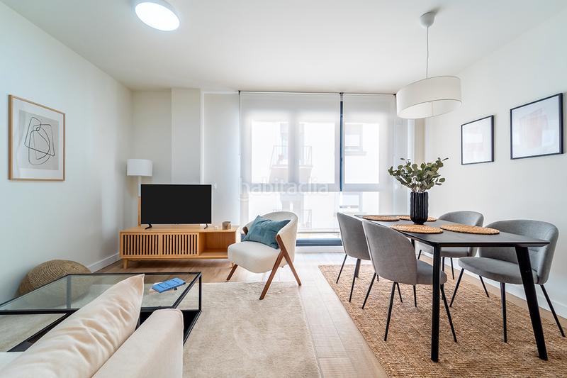 Foto 0f483294-94e8-4d3a-aeb4-c9cf95ba336c. Lloguer apartament a calle de garcía luna 20 a Ciudad Jardín Madrid