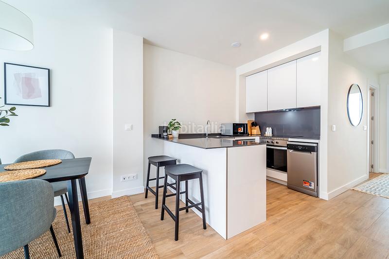 Foto c0b137ac-6248-48ed-873c-575cffb33258. Rent apartment in calle de garcía luna 20 in Ciudad Jardín Madrid