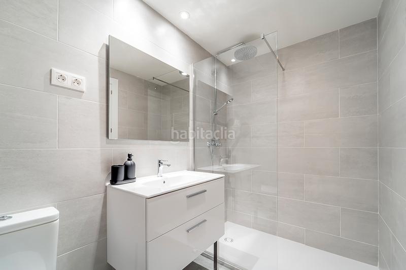 Foto ccb74b19-faa9-4212-8ae6-65b069163c09. Location attique dans calle de garcía luna 20 dans Ciudad Jardín Madrid