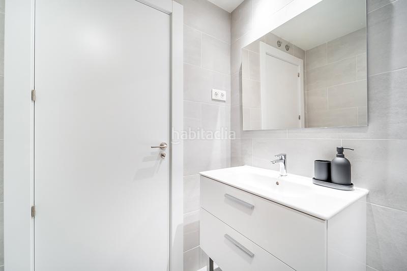 Foto e1474e49-84f2-4e64-8789-023e5e56e523. Location attique dans calle de garcía luna 20 dans Ciudad Jardín Madrid