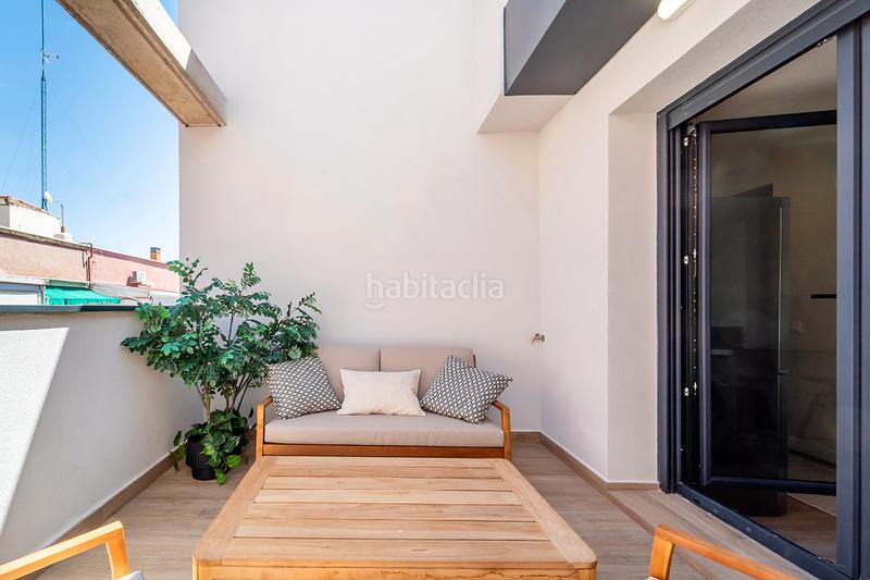 Foto 2ba9551b-8629-436e-86c6-16c23d7d0a88. Rent penthouse in calle de garcía luna 20 in Ciudad Jardín Madrid